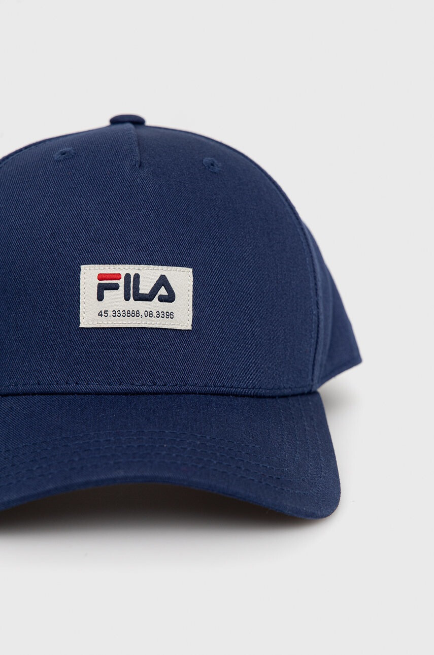 Fila Шапка в тъмносиньо с апликация - Pepit.bg