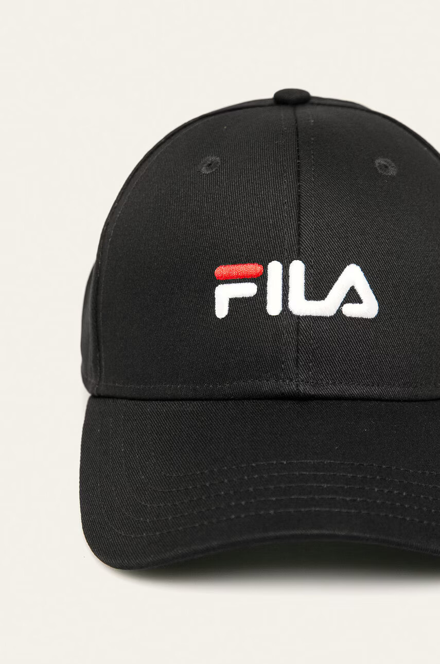 Fila Шапка в черно с апликация - Pepit.bg