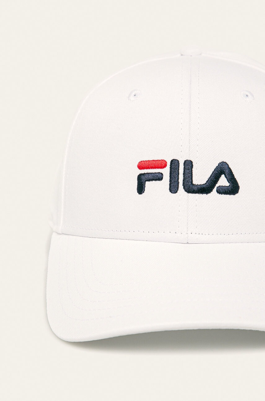 Fila Шапка в бяло с апликация - Pepit.bg