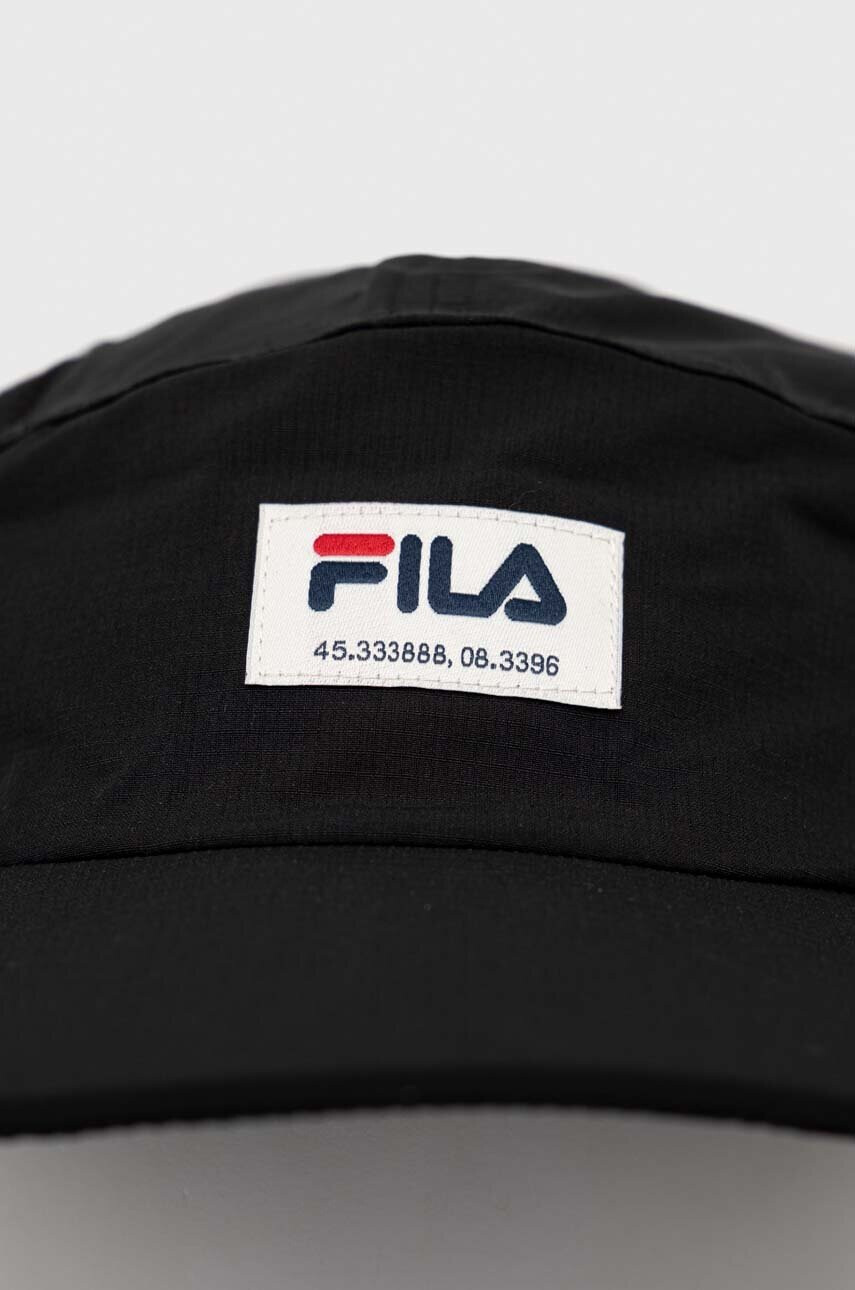 Fila Шапка с козирка Tangier в черно с апликация - Pepit.bg