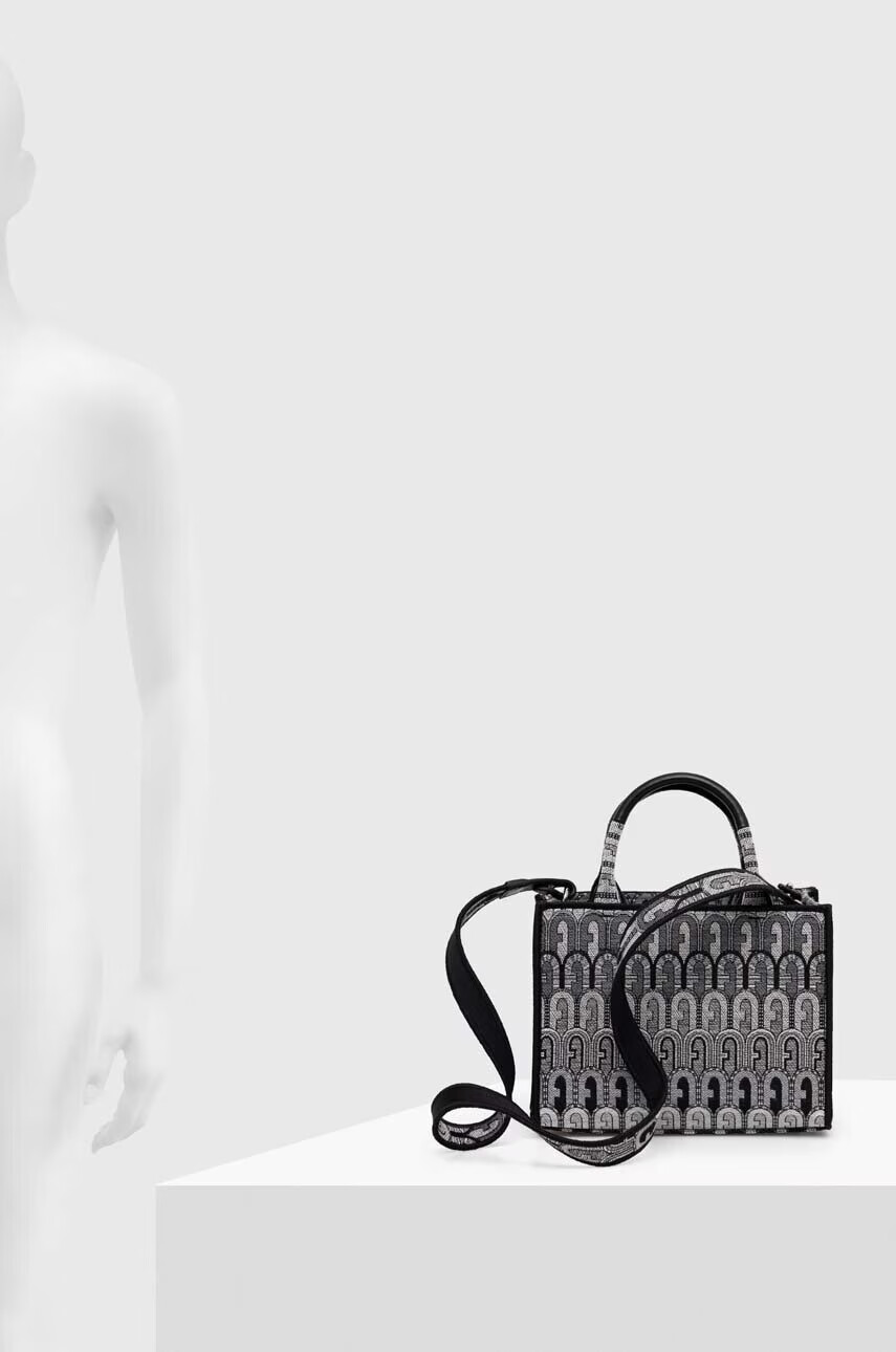 Furla Чанта в черно - Pepit.bg