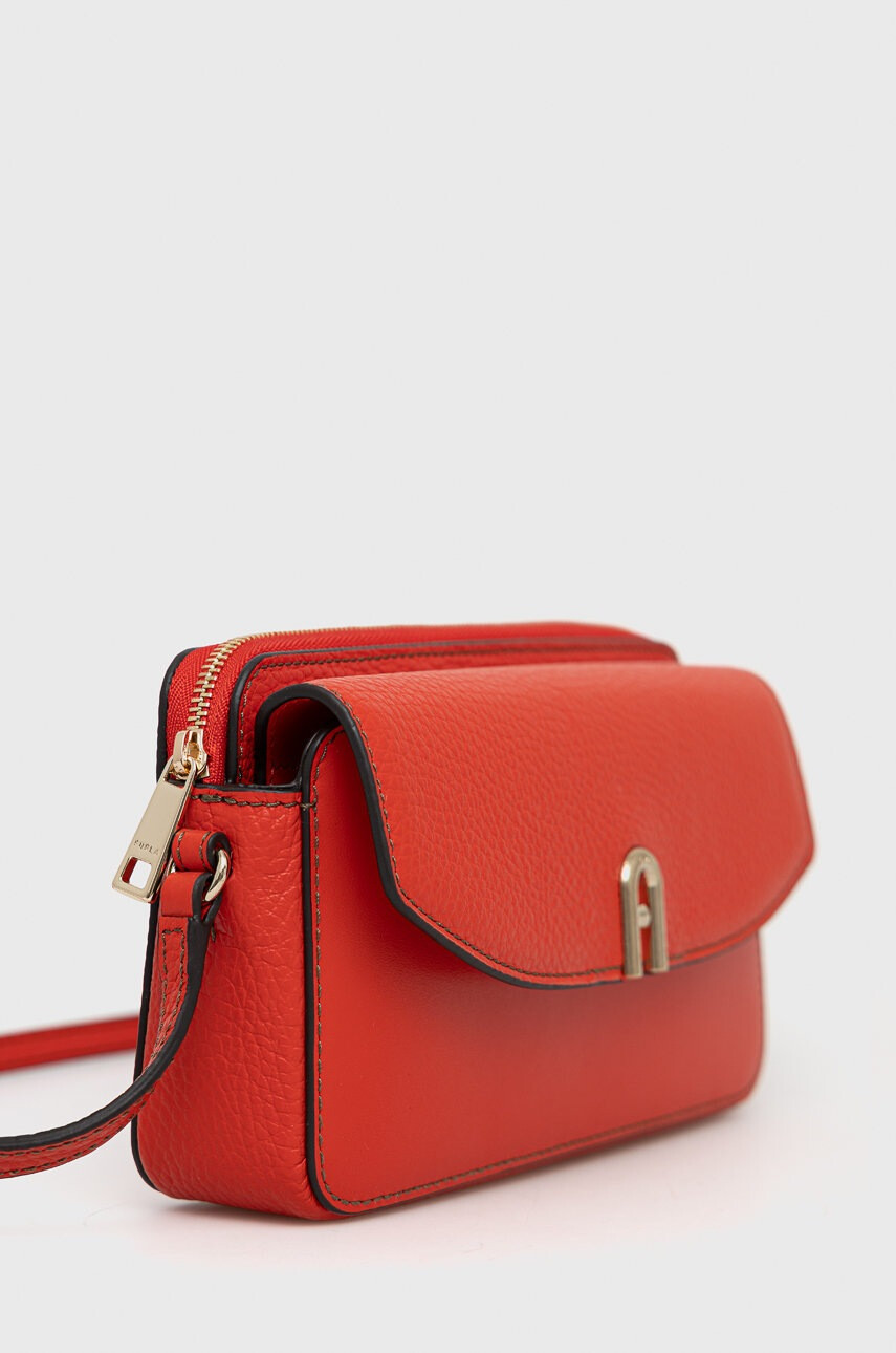 Furla Кожена чанта в червено - Pepit.bg