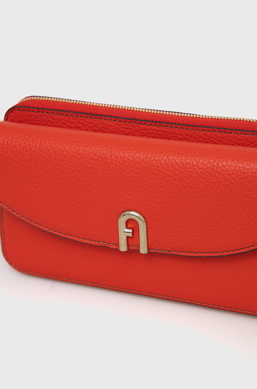 Furla Кожена чанта в червено - Pepit.bg