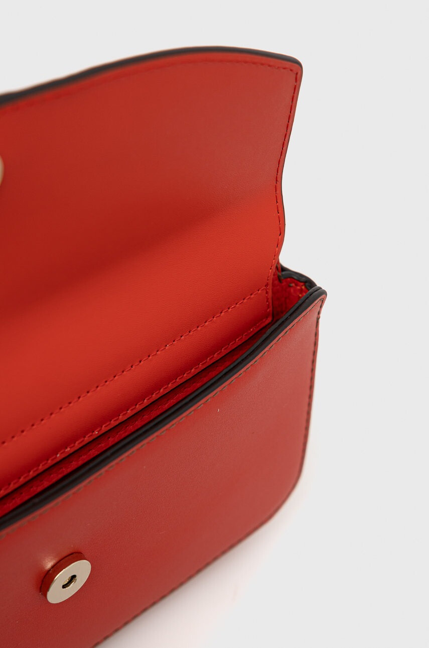 Furla Кожена чанта в червено - Pepit.bg