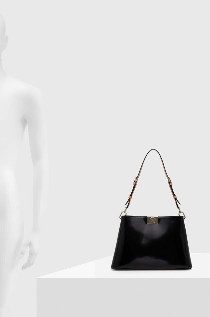 Furla Кожена чанта в черно - Pepit.bg