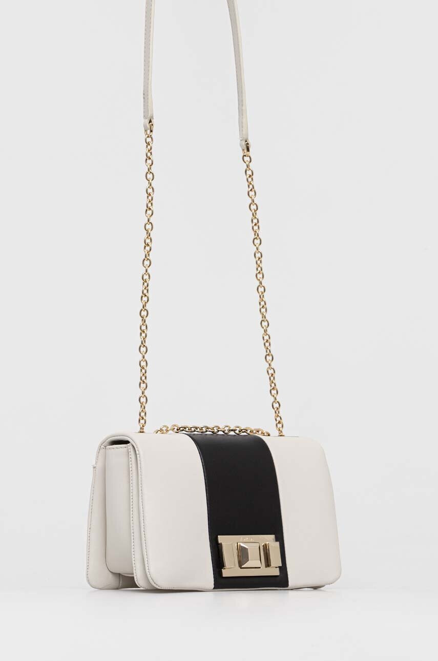 Furla Кожена чанта в бяло - Pepit.bg