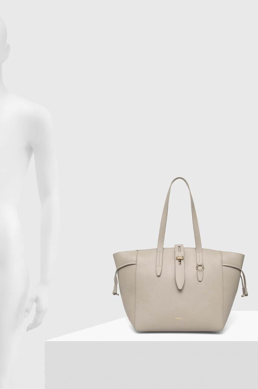Furla Кожена чанта в сиво - Pepit.bg