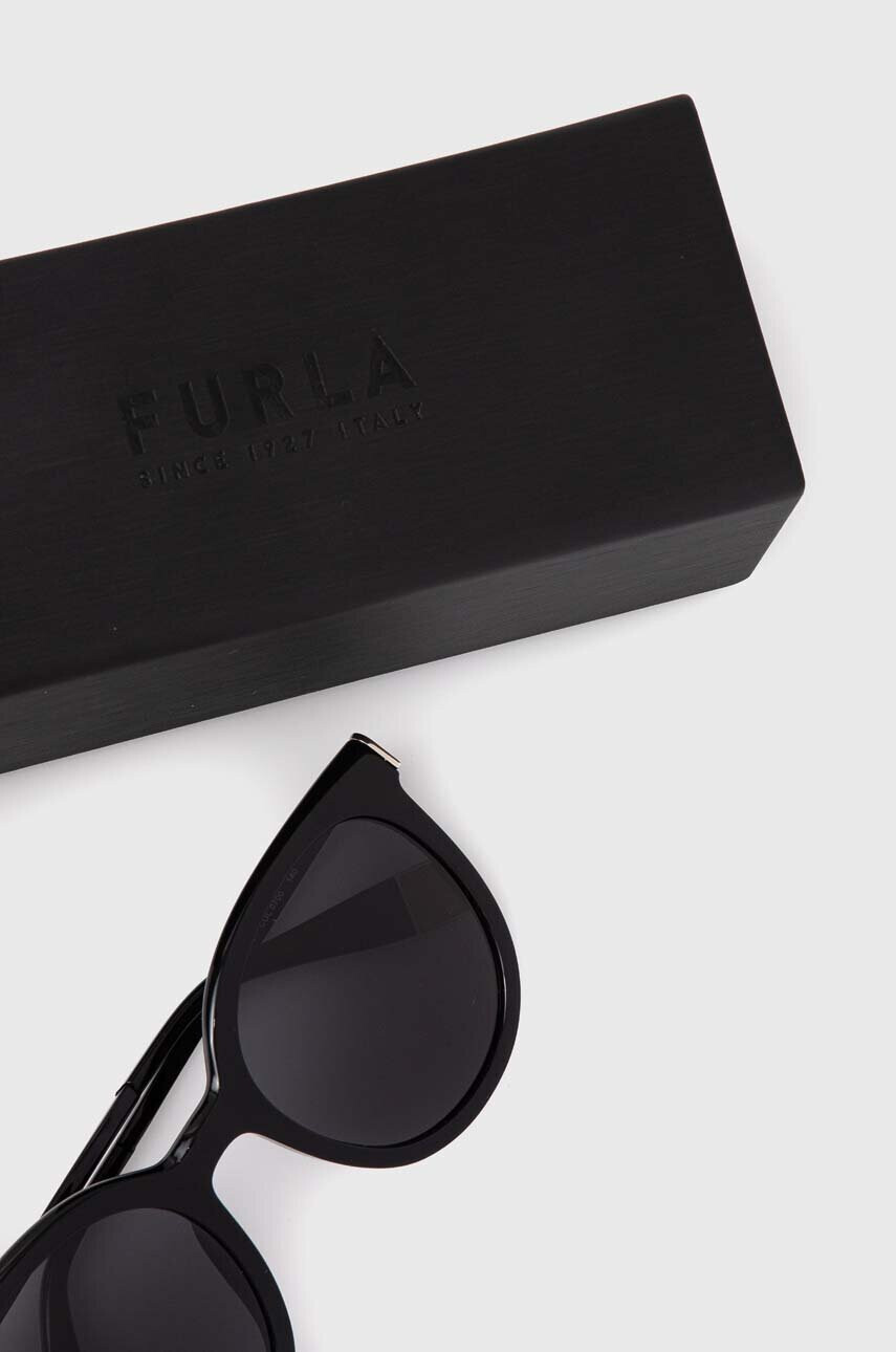 Furla Слънчеви очила в черно - Pepit.bg