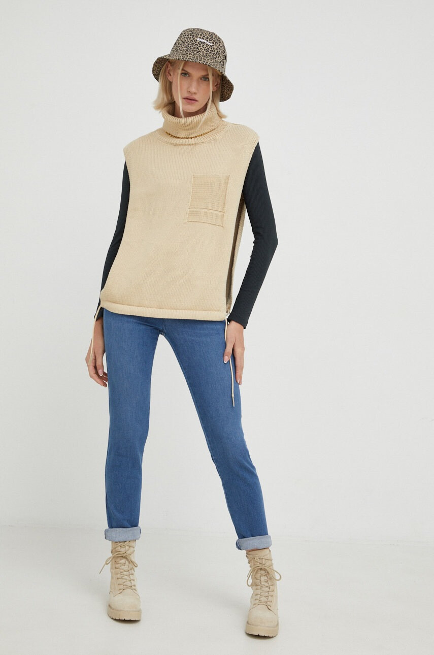 G-Star Raw Елек дамски в бежово с поло - Pepit.bg