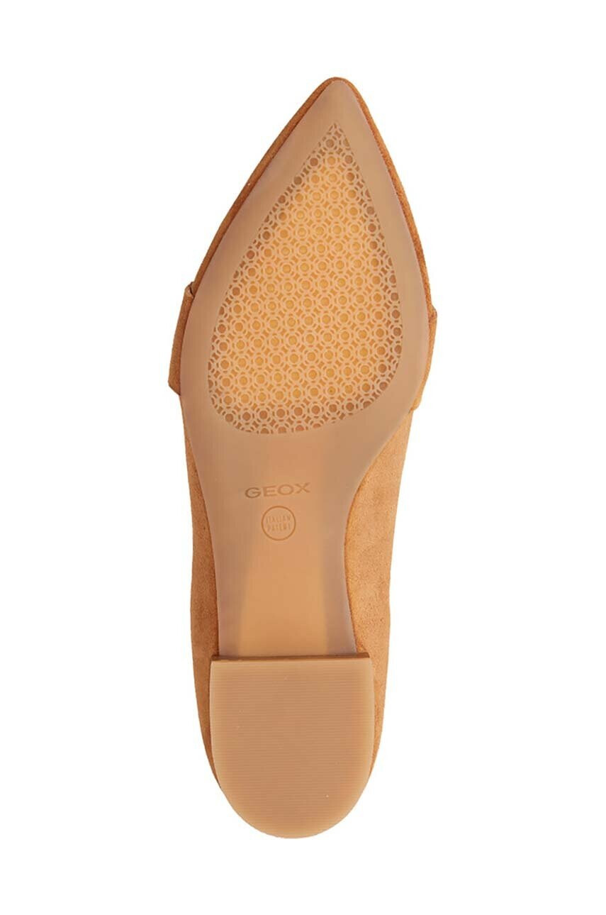 Geox Велурени мокасини D CHARYSSA A в кафяво D359BA 00021 C5006 - Pepit.bg