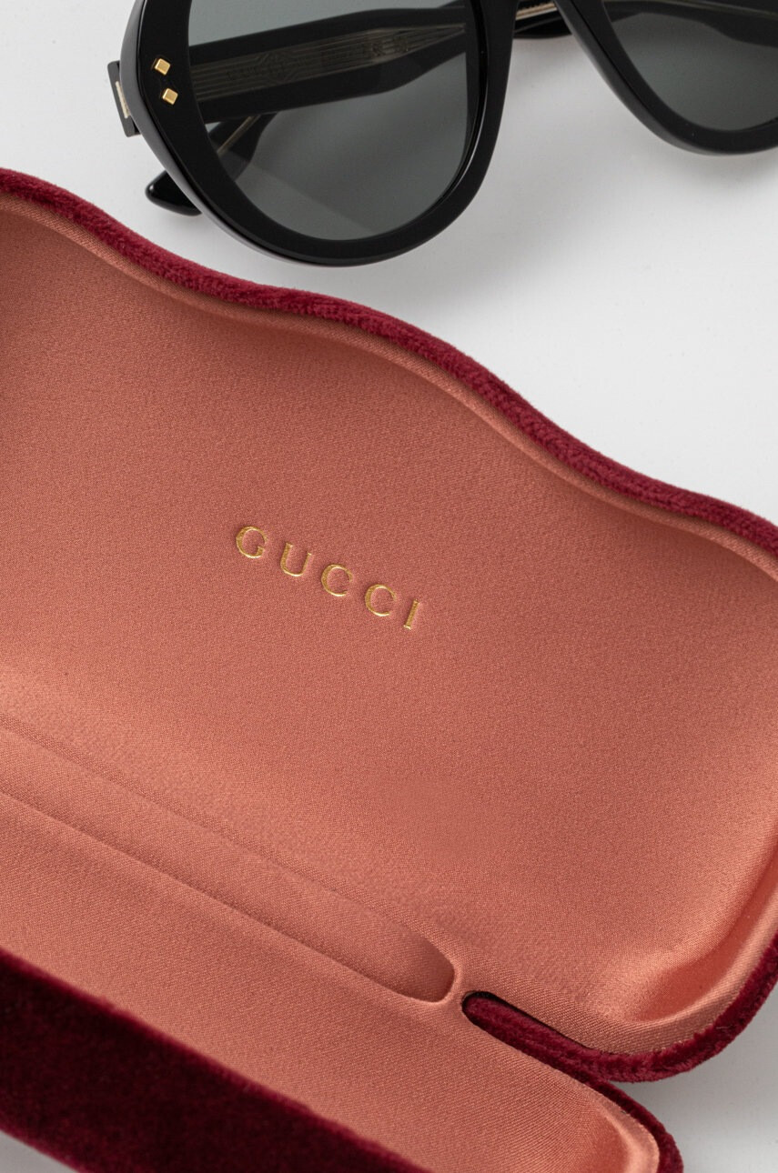 Gucci Слънчеви очила в черно - Pepit.bg