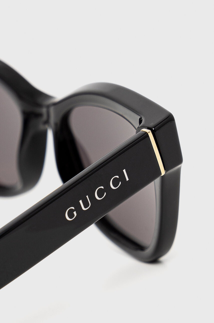 Gucci Слънчеви очила в черно - Pepit.bg