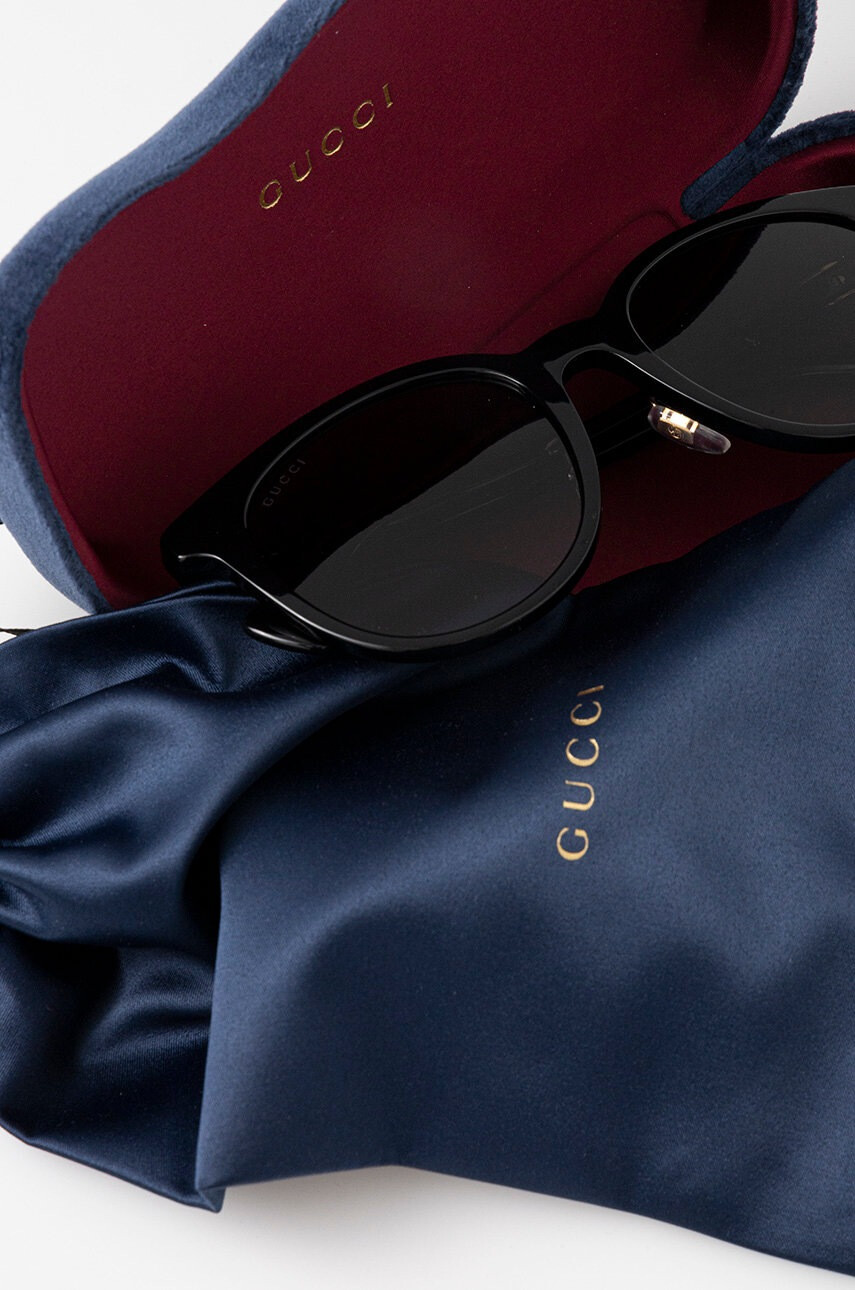 Gucci Слънчеви очила в черно - Pepit.bg