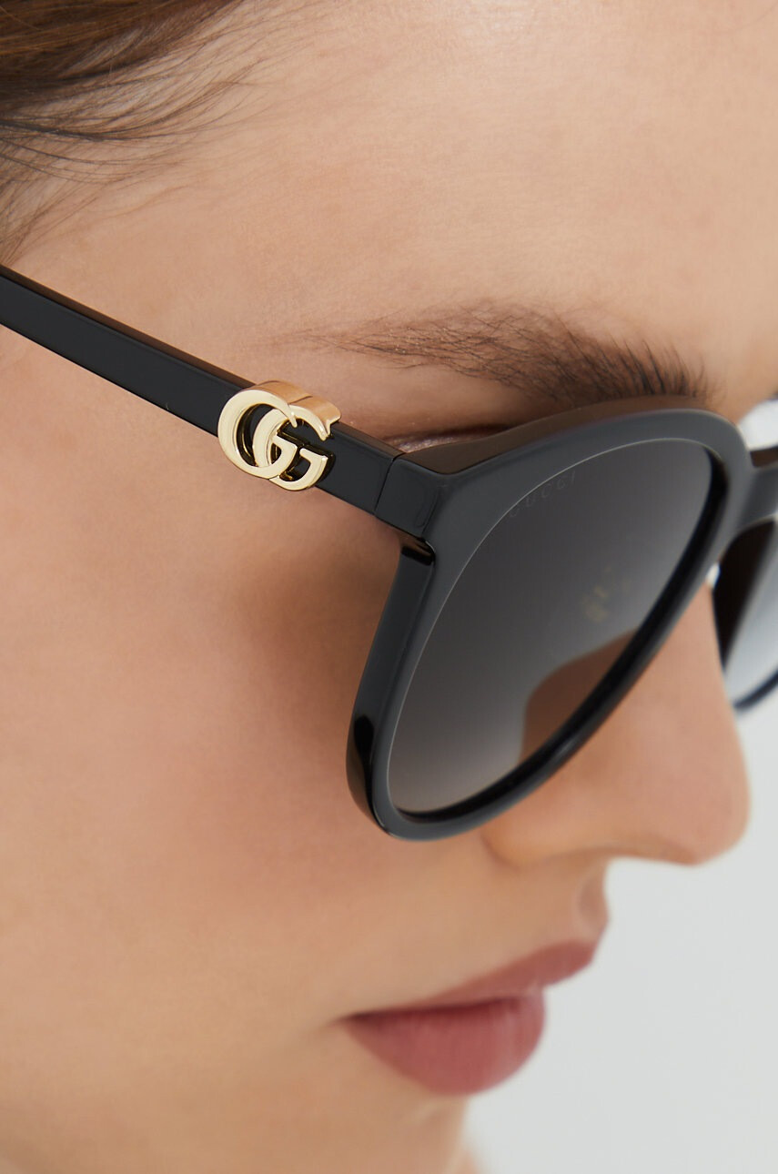 Gucci Слънчеви очила в черно - Pepit.bg