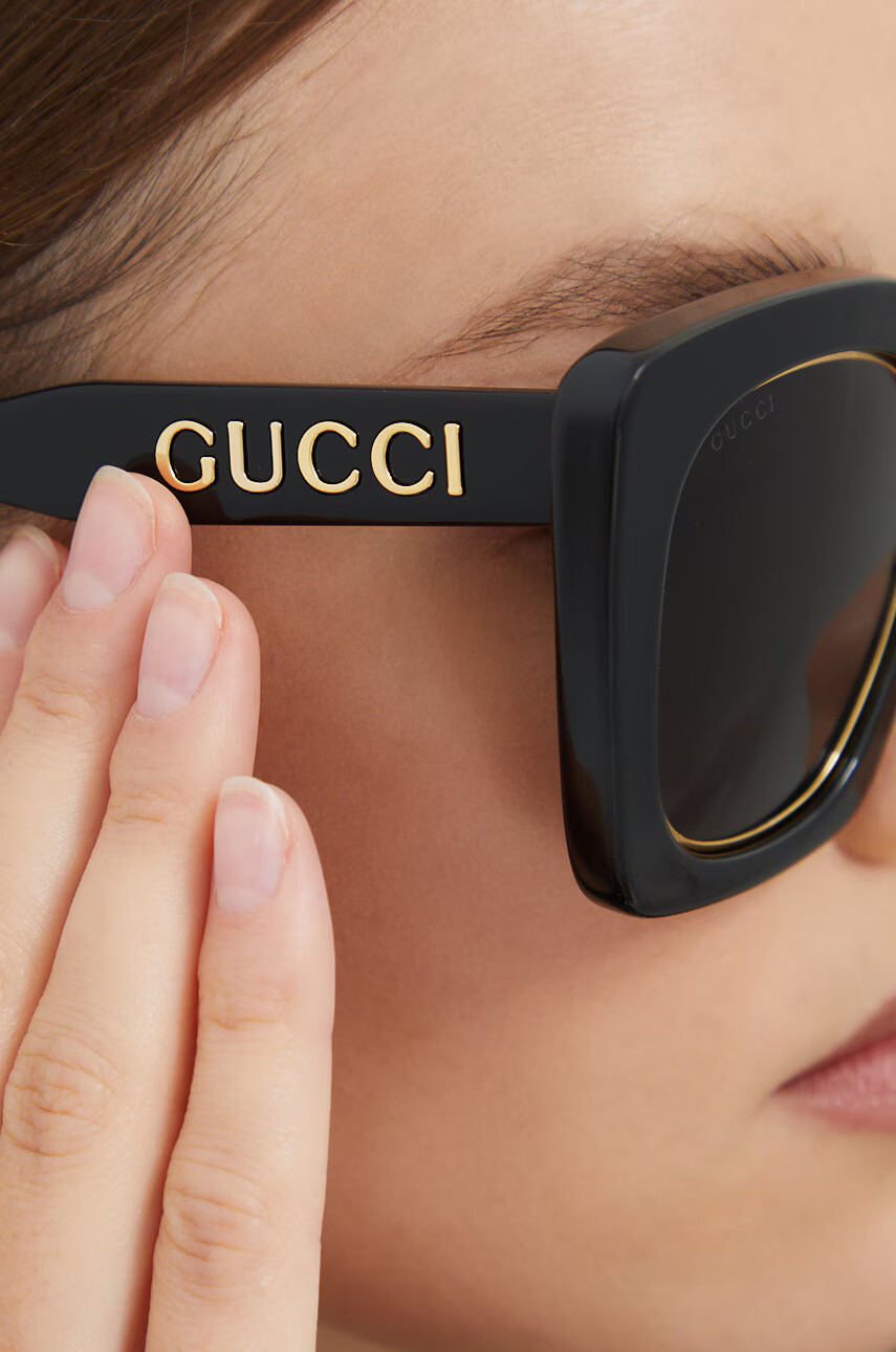 Gucci Слънчеви очила в черно - Pepit.bg