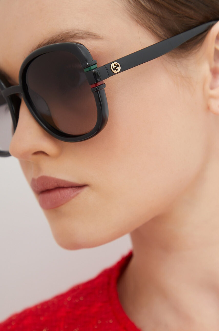 Gucci Слънчеви очила в черно - Pepit.bg
