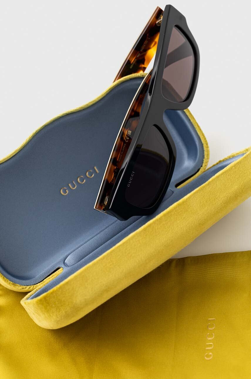Gucci Слънчеви очила в черно - Pepit.bg