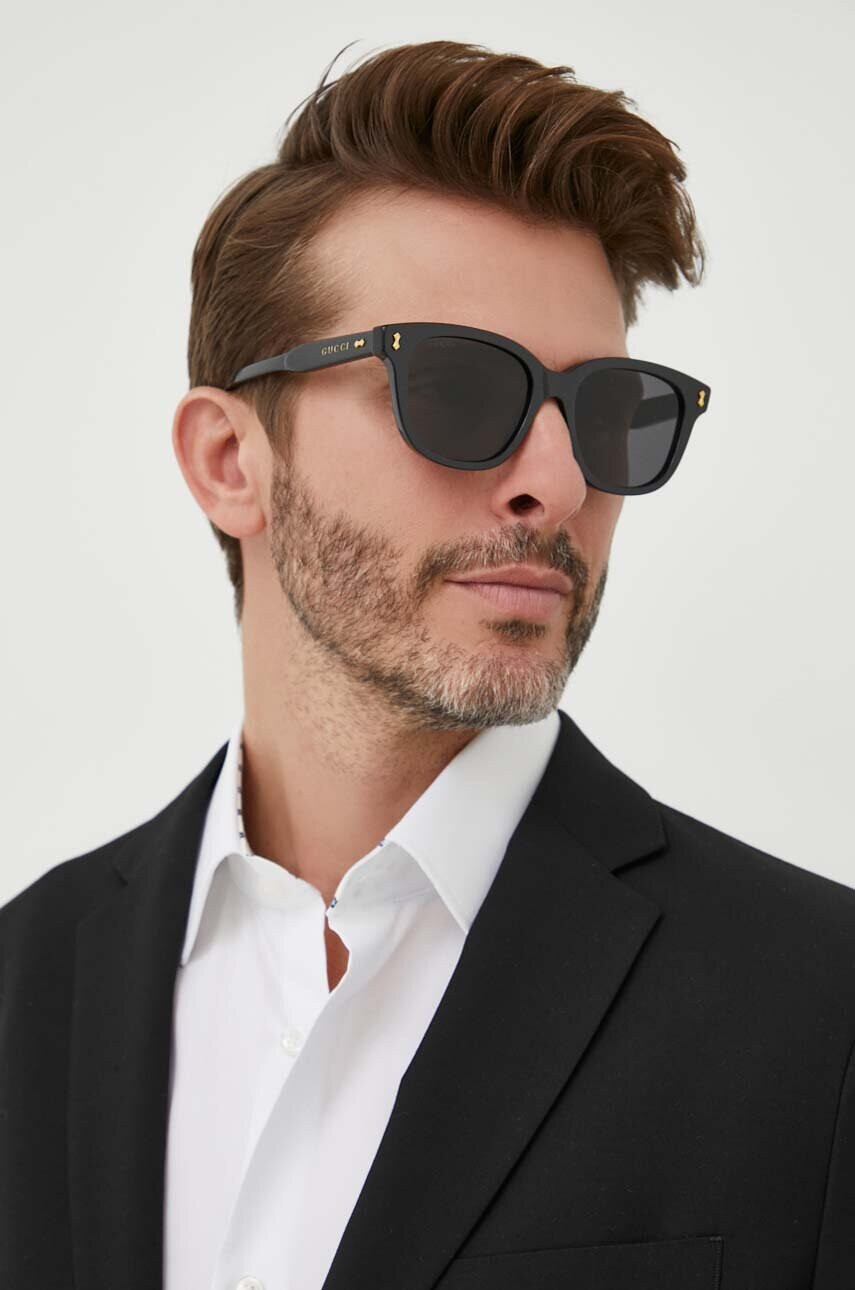 Gucci Слънчеви очила в черно - Pepit.bg