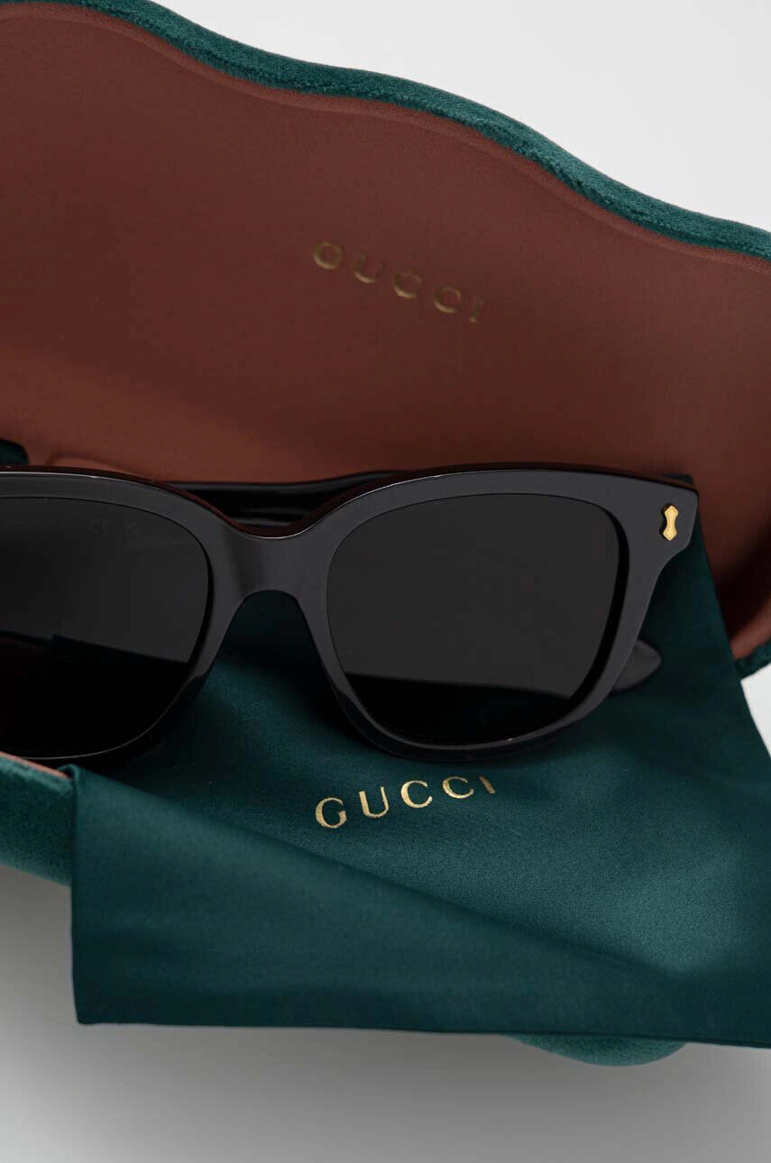 Gucci Слънчеви очила в черно - Pepit.bg