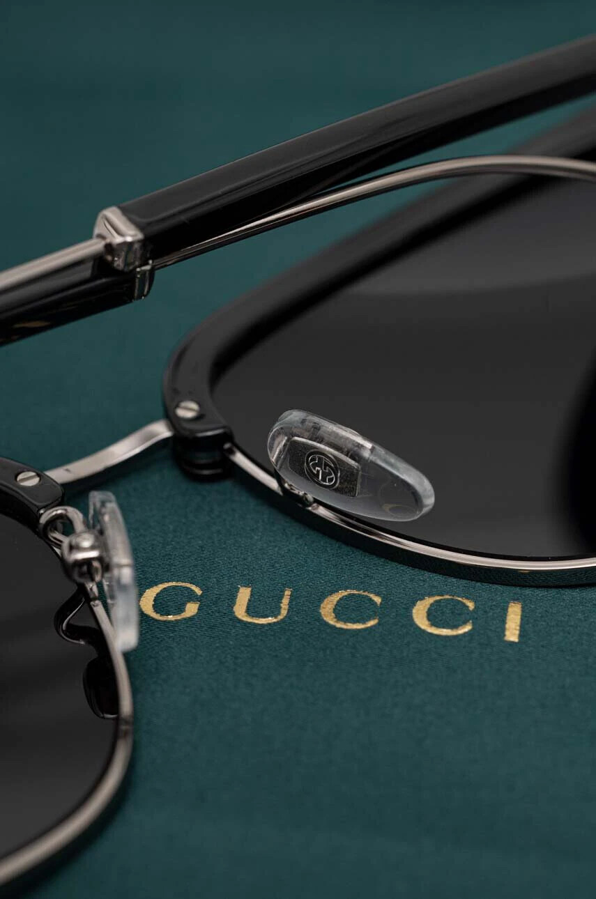 Gucci Слънчеви очила в черно - Pepit.bg