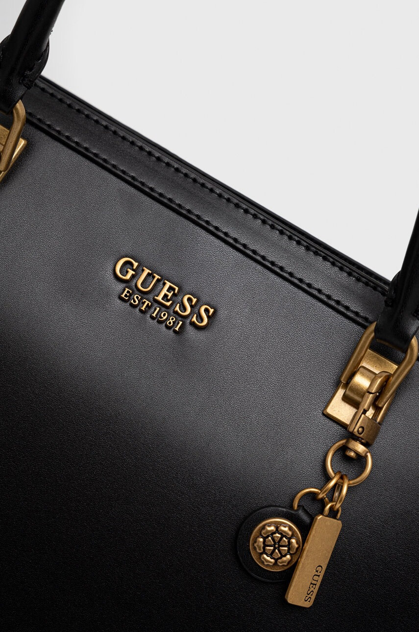 Guess Чанта в черно - Pepit.bg