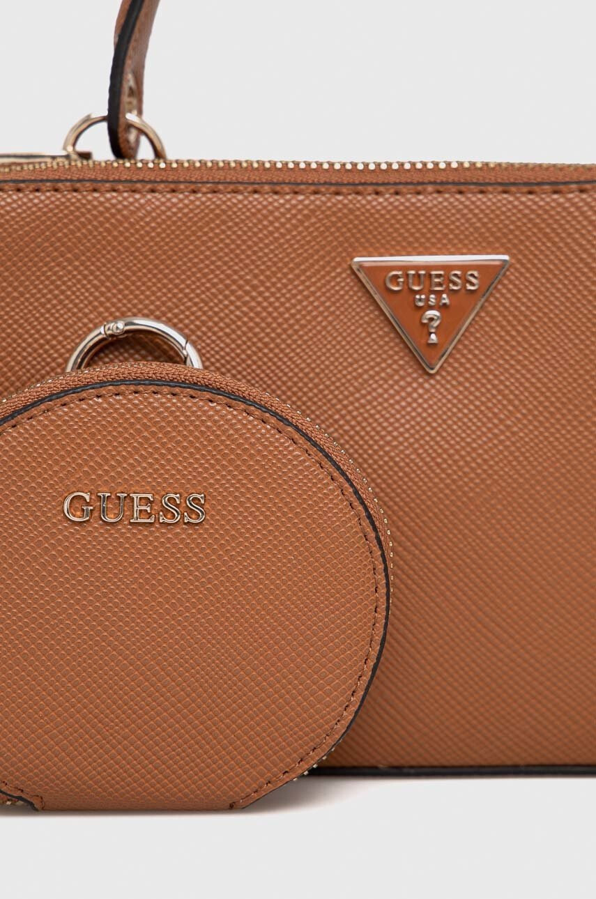 Guess Чанта в кафяво - Pepit.bg