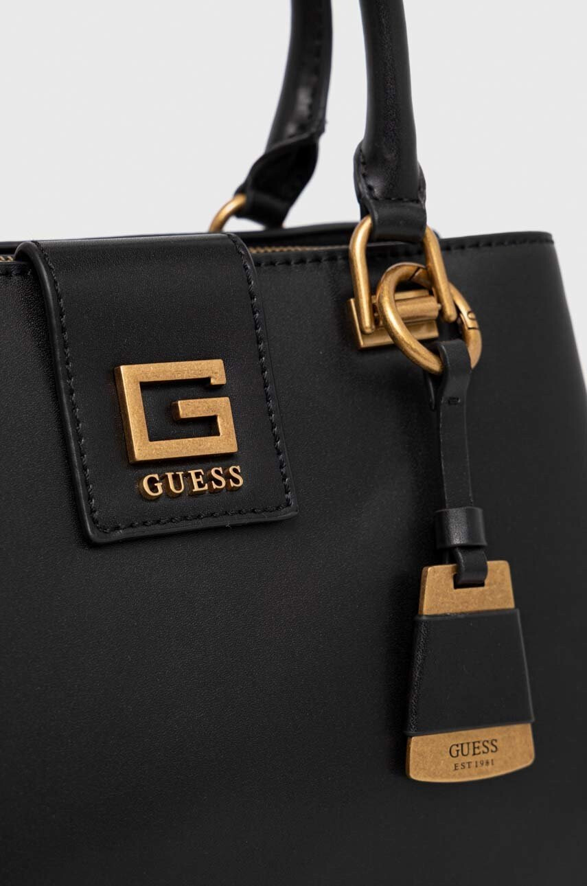Guess Чанта в черно - Pepit.bg