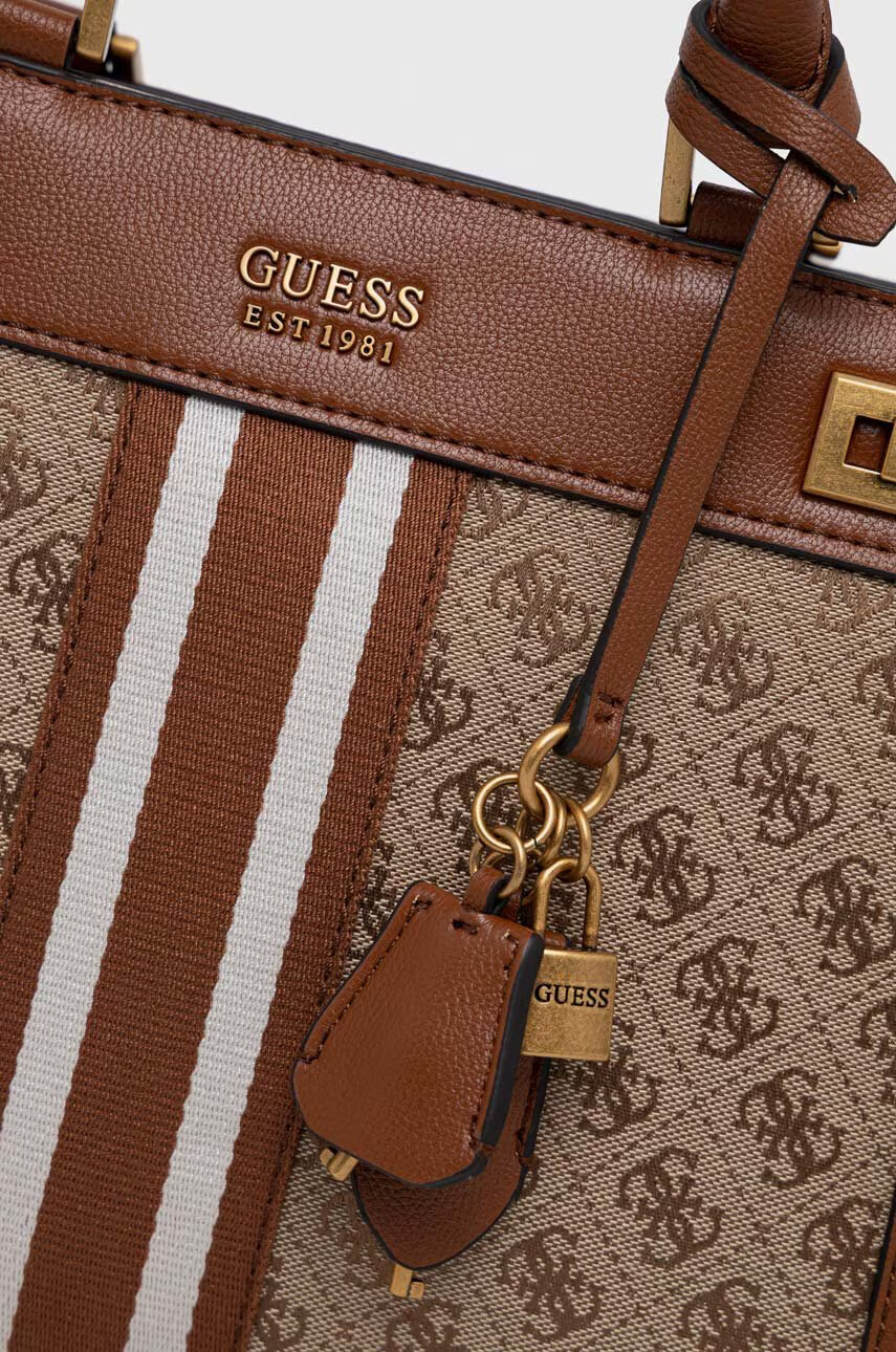 Guess Чанта в кафяво - Pepit.bg