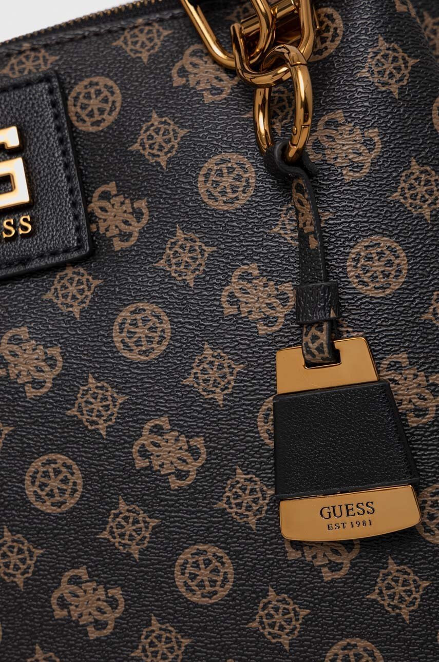Guess Чанта в кафяво - Pepit.bg