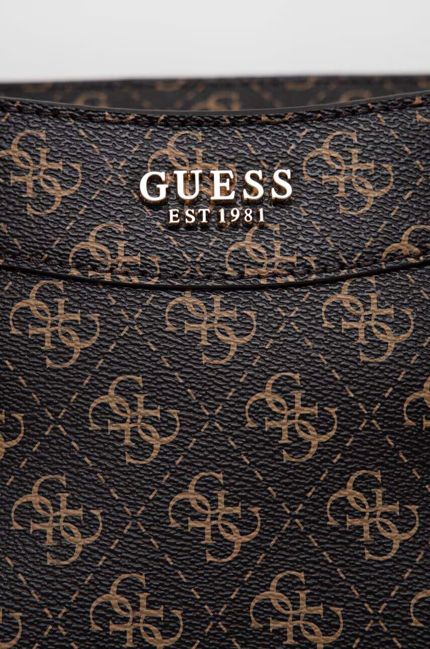 Guess Чанта в кафяво - Pepit.bg