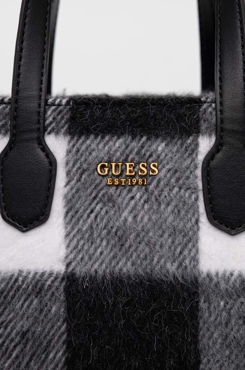Guess Чанта в черно - Pepit.bg