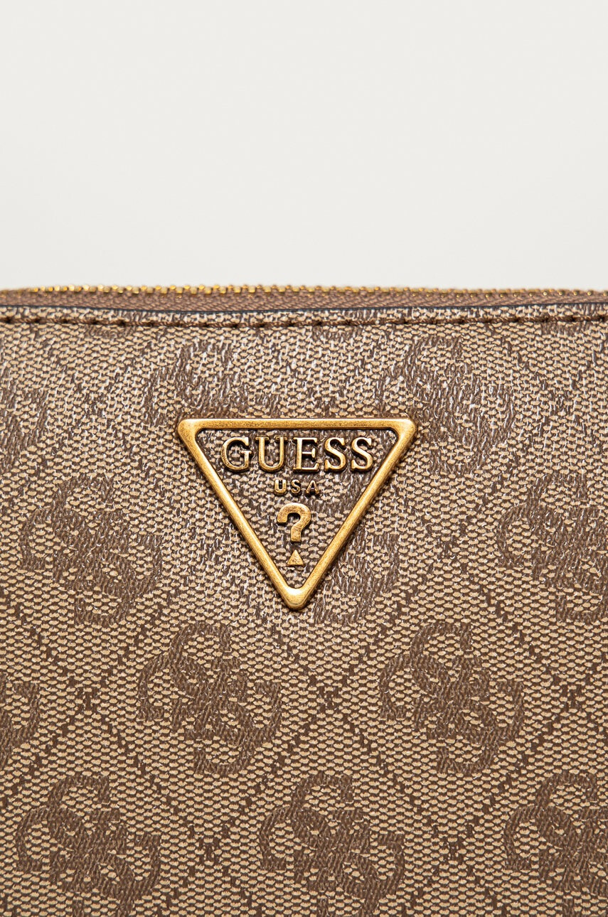 Guess Чанта в кафяво - Pepit.bg