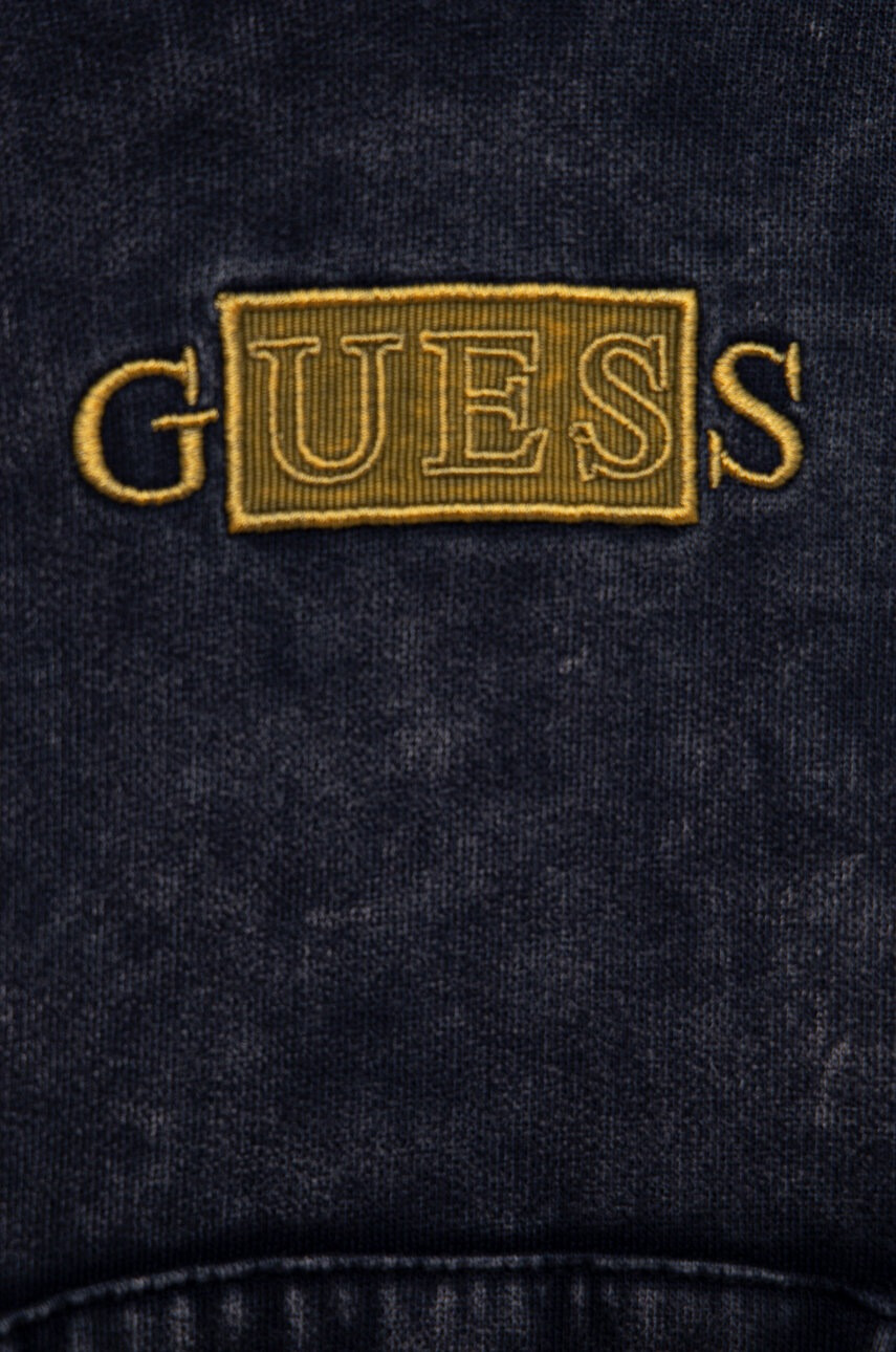 Guess Детски памучен суичър в тъмносиньо с десен - Pepit.bg