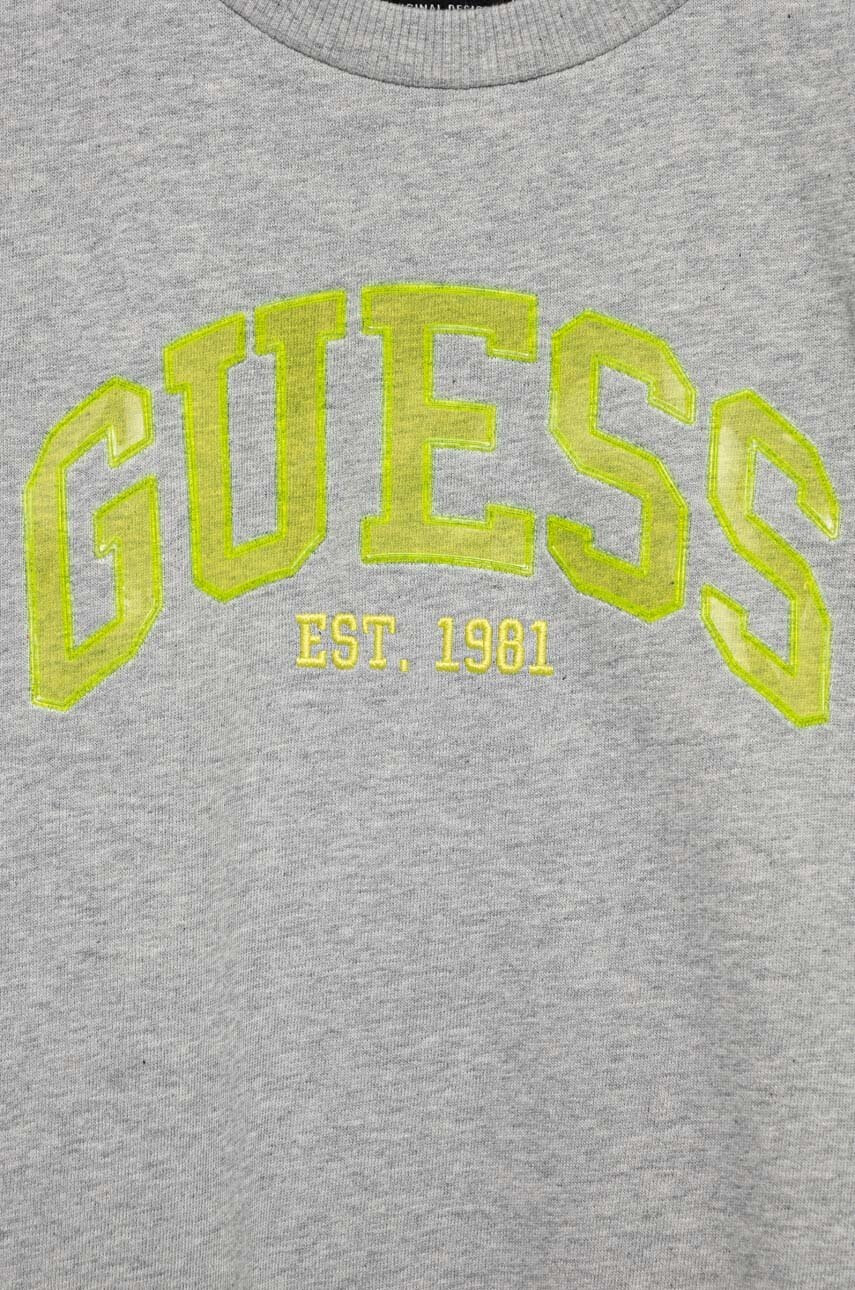 Guess Детски памучен суичър в сиво с десен - Pepit.bg
