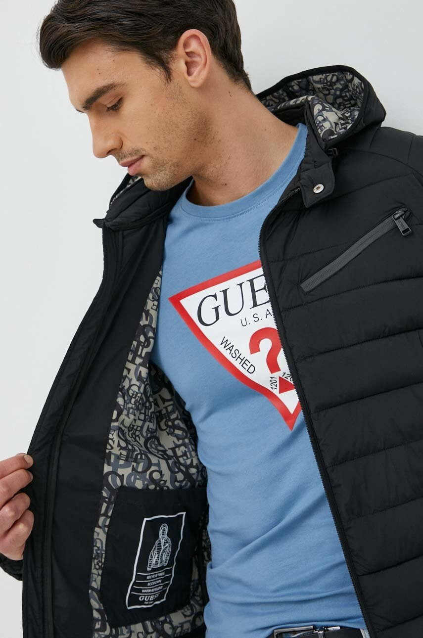 Guess Яке в черно с преходна изолация - Pepit.bg
