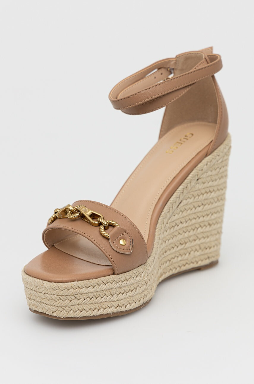 Guess Кожени сандали Wendy в бежово - Pepit.bg