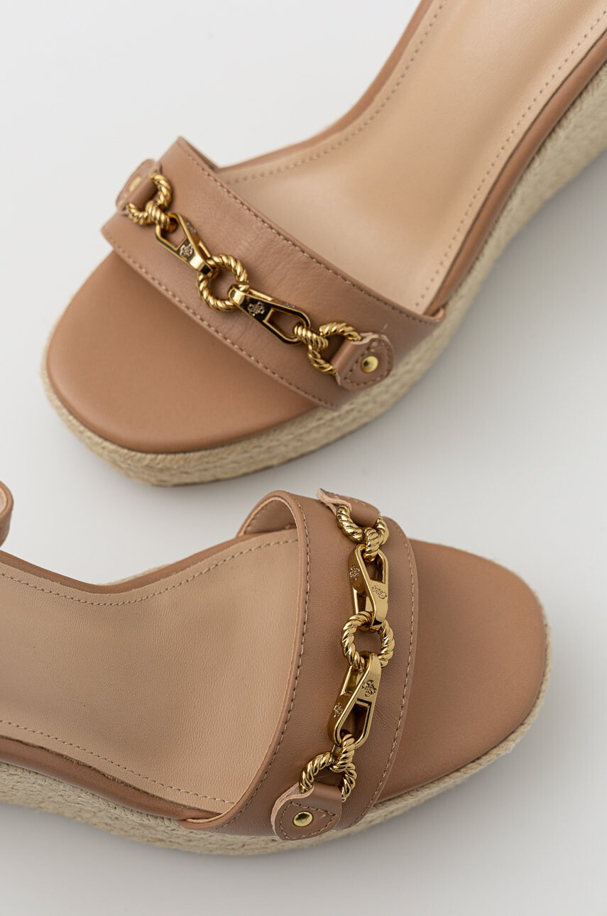 Guess Кожени сандали Wendy в бежово - Pepit.bg
