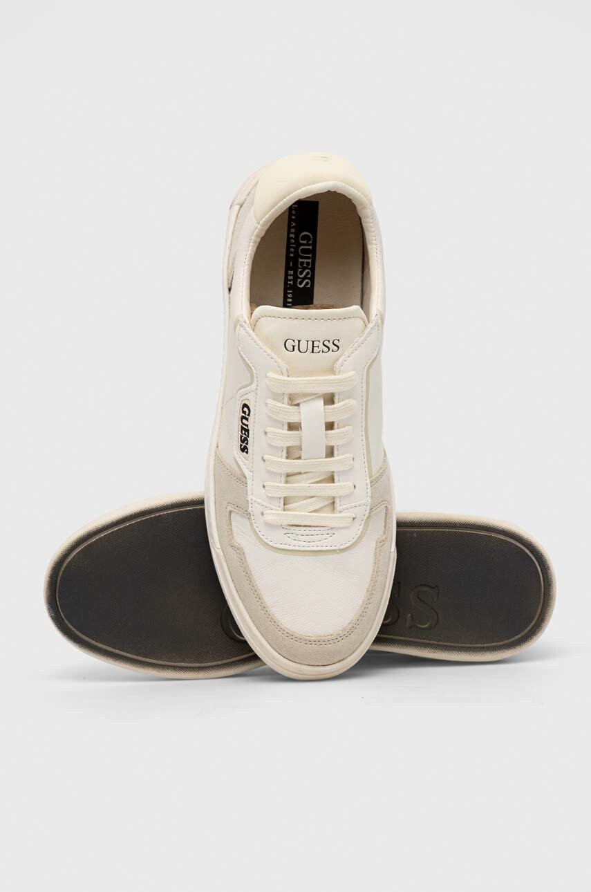 Guess Маратонки Strave Vintage в бежово - Pepit.bg