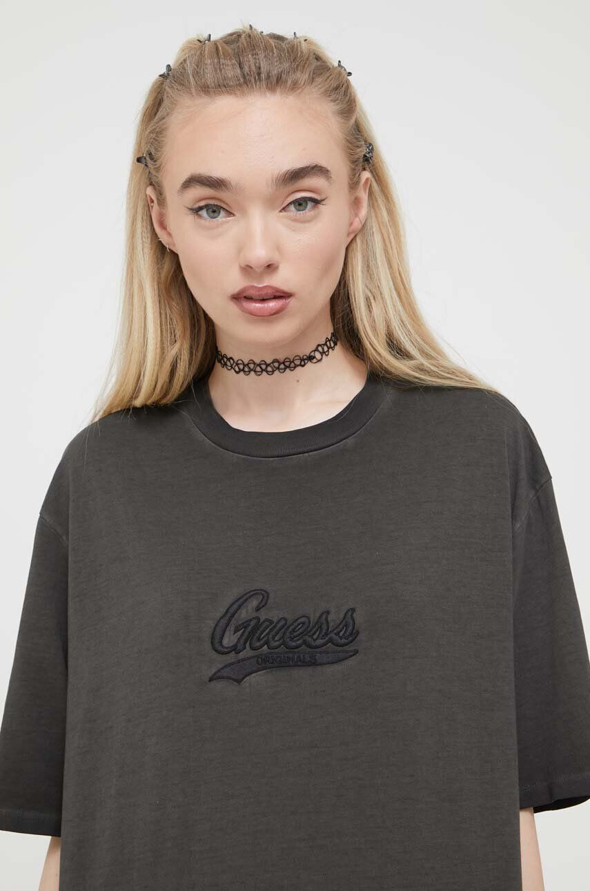 Guess Originals Памучна тениска в кафяво с апликация - Pepit.bg