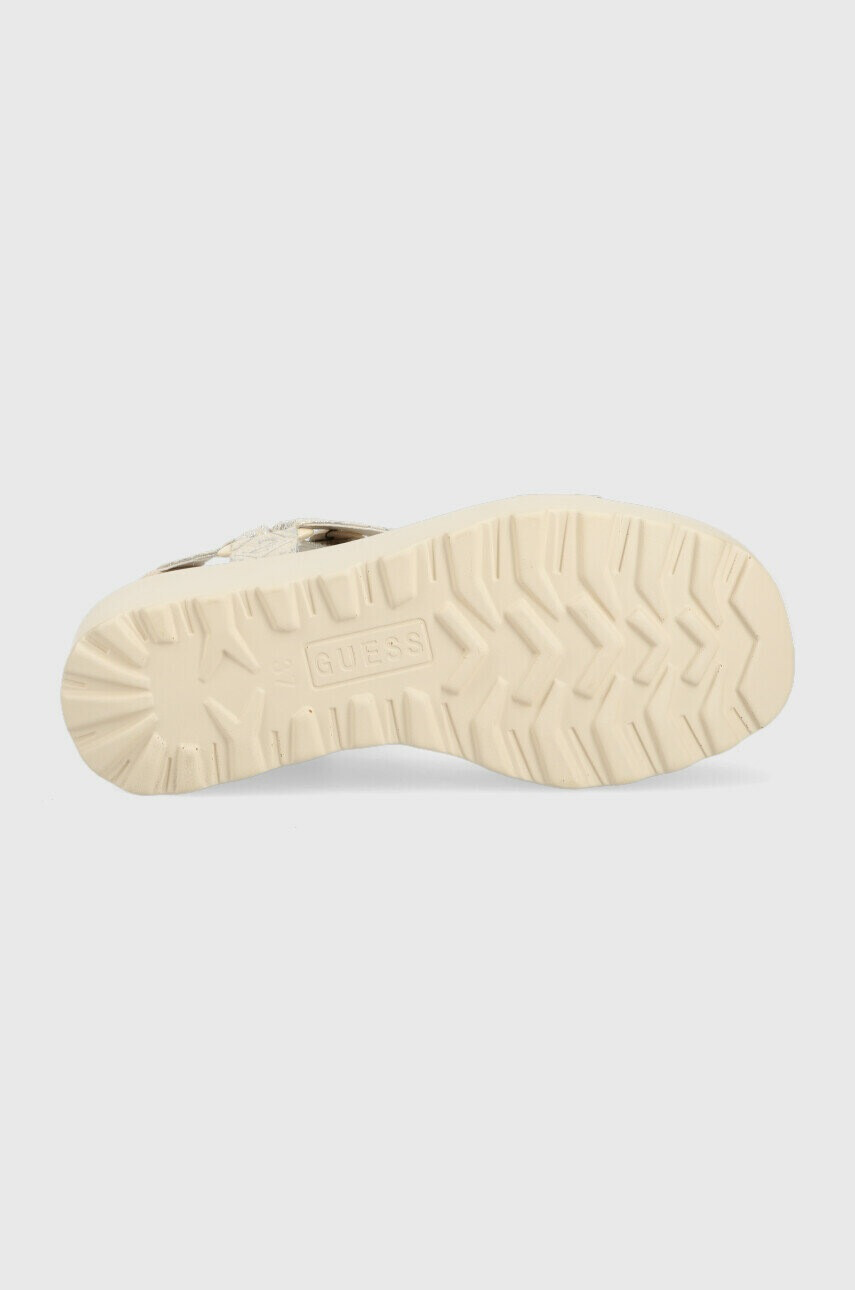 Guess Сандали OCILIA2 в бежово със скосена платформа - Pepit.bg