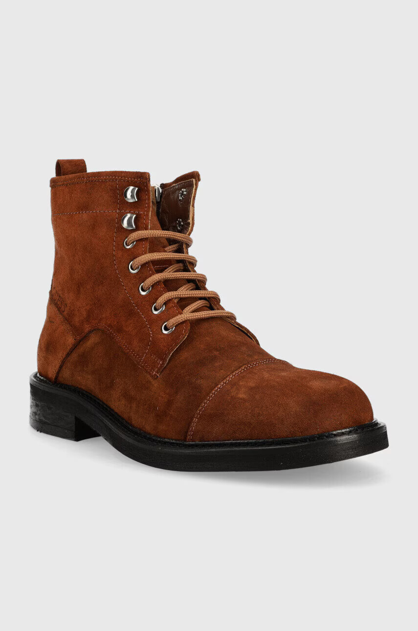 Guess Велурени обувки Arco Lace Up в кафяво - Pepit.bg