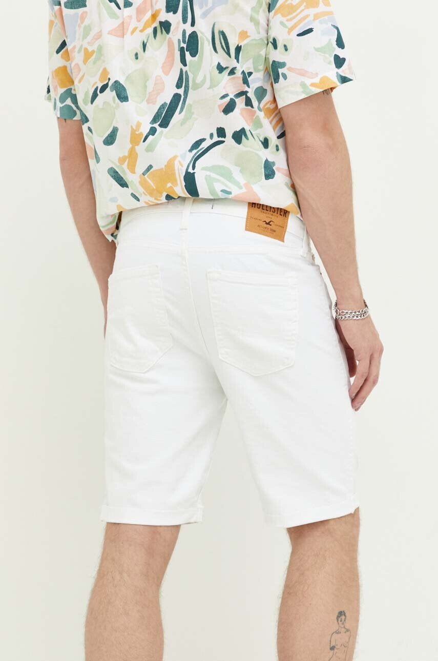 Hollister Co. Дънков къс панталон в бяло - Pepit.bg
