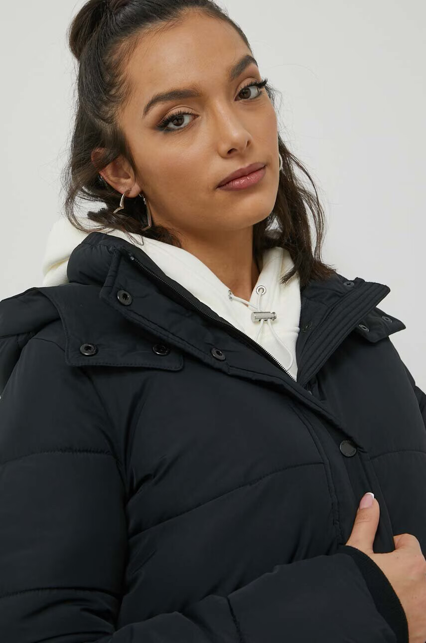 Hollister Co. Яке в черно със зимна изолация - Pepit.bg
