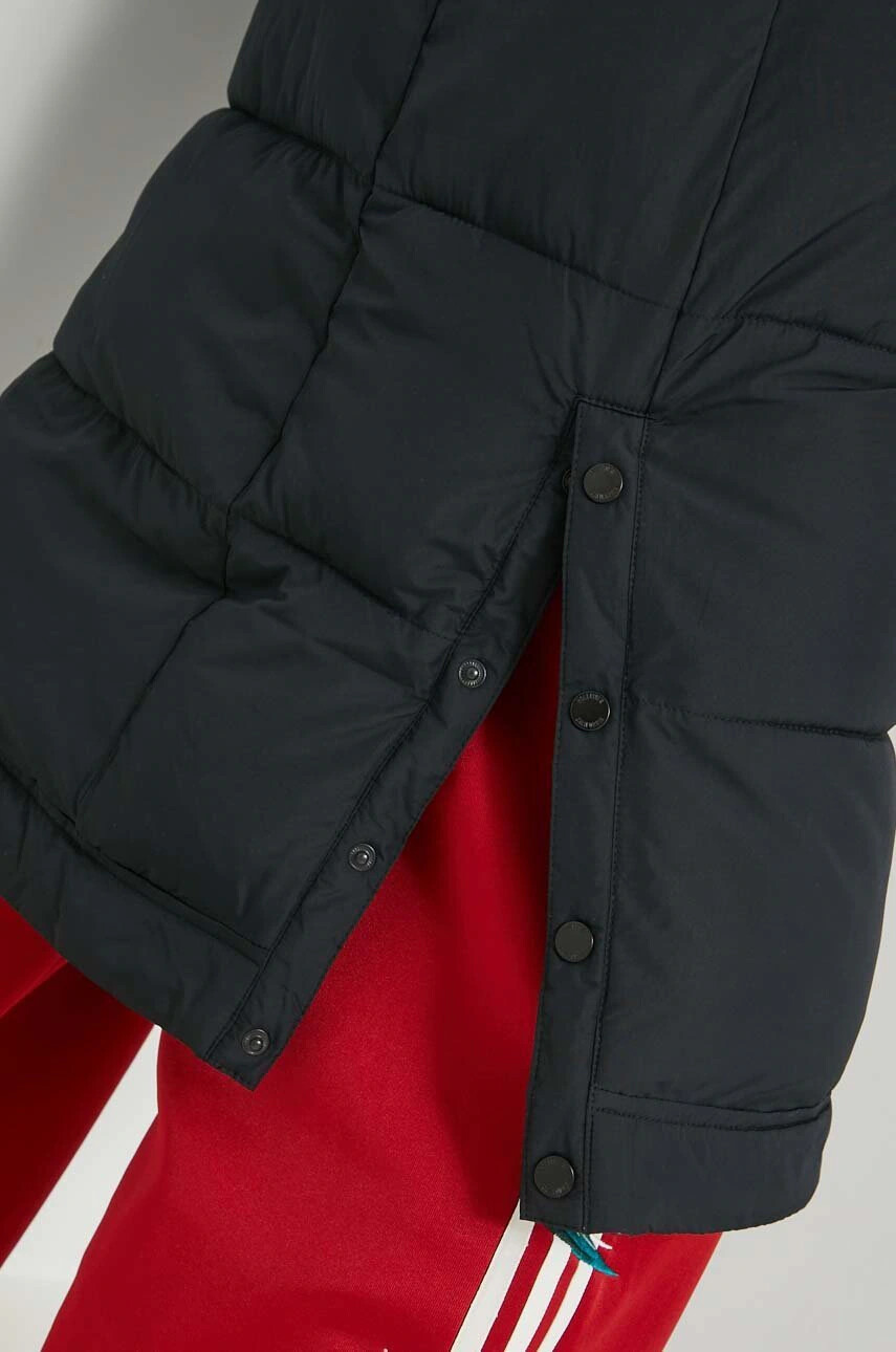 Hollister Co. Яке в черно със зимна изолация - Pepit.bg