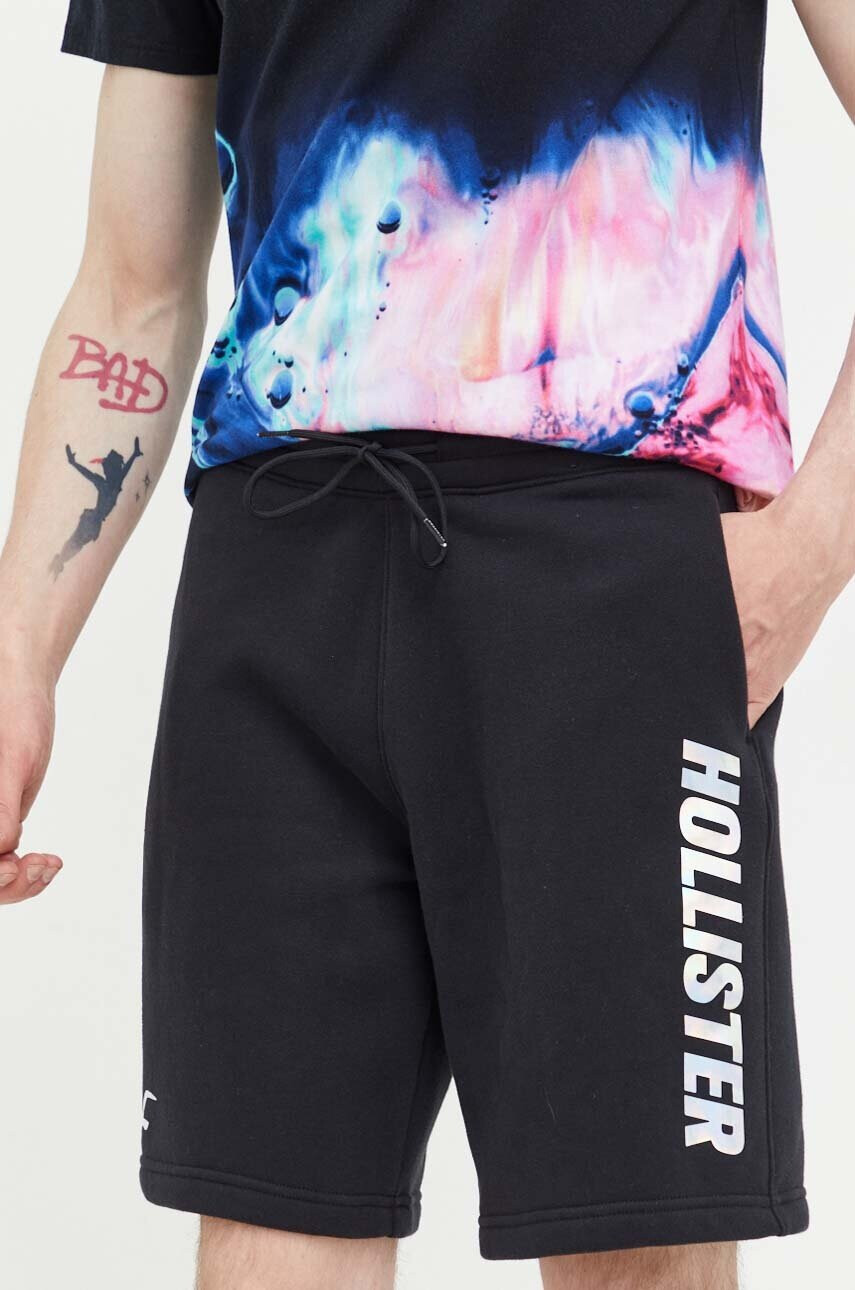 Hollister Co. Къс панталон в черно - Pepit.bg