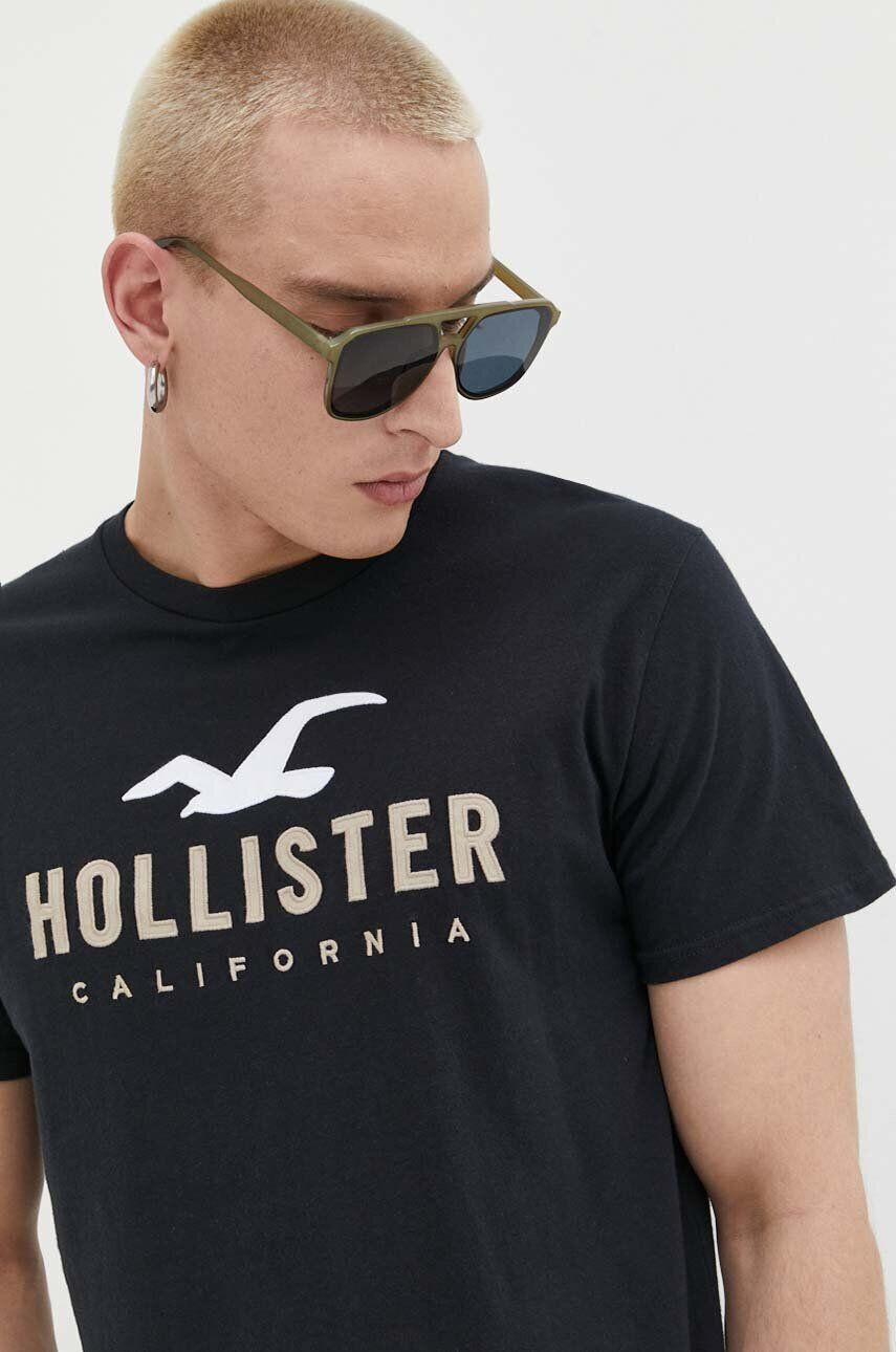 Hollister Co. Памучна тениска в черно с апликация - Pepit.bg