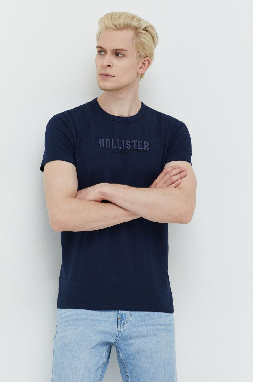 Hollister Co. Памучна тениска в тъмносиньо с апликация - Pepit.bg