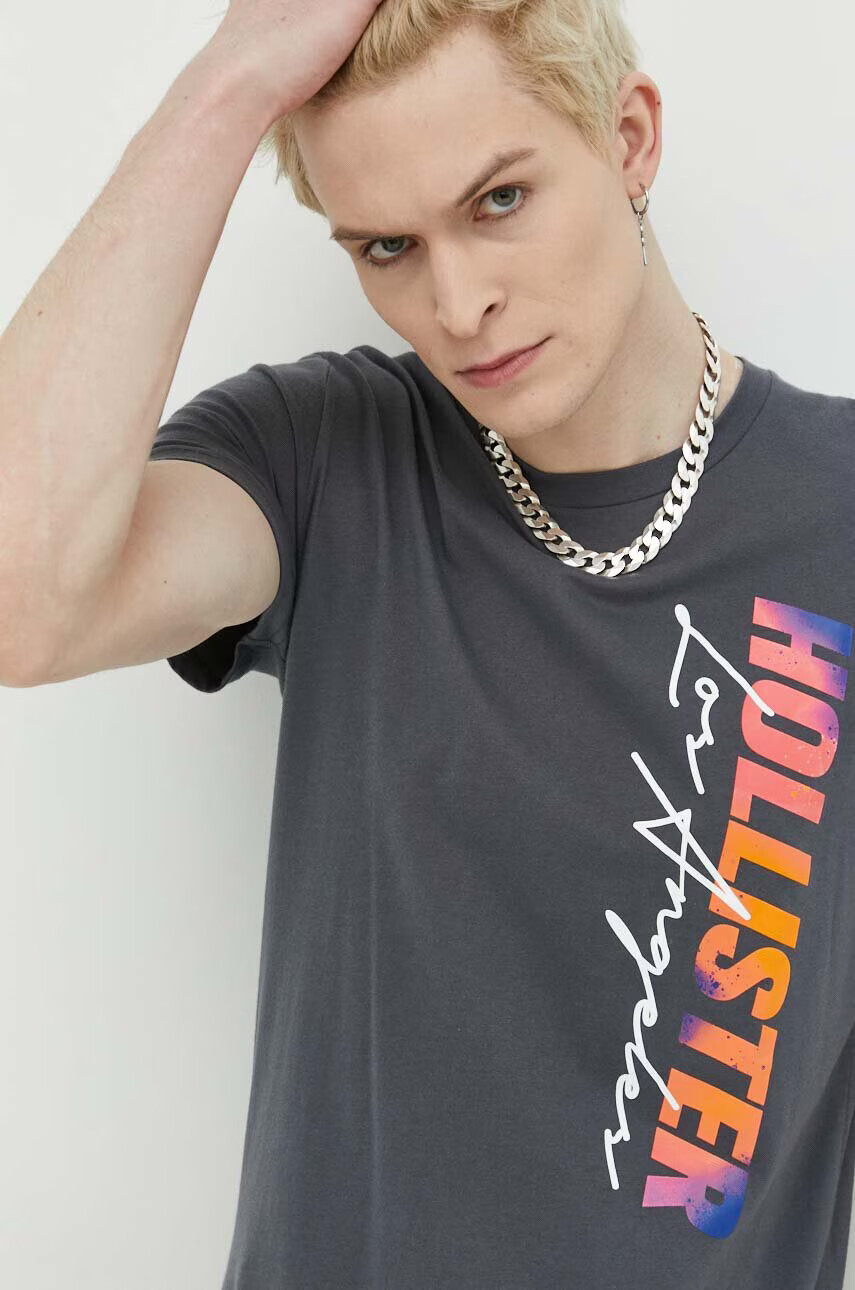 Hollister Co. Памучна тениска в сиво с принт - Pepit.bg