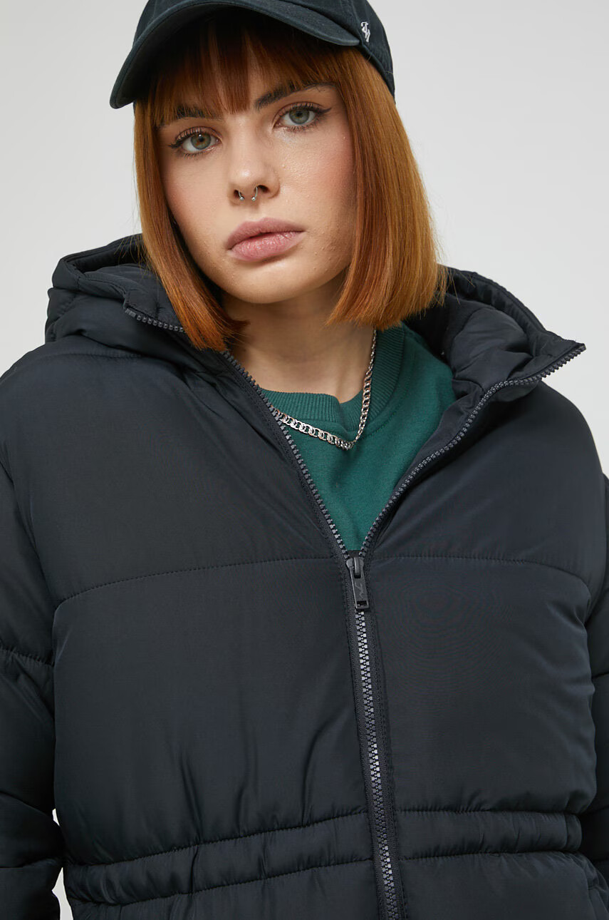 Hollister Co. Яке в черно със зимна изолация - Pepit.bg