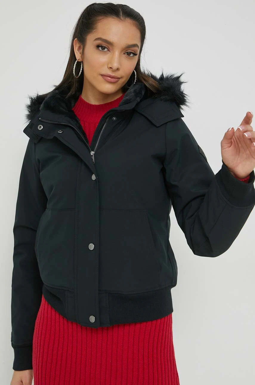 Hollister Co. Яке в черно със зимна изолация - Pepit.bg